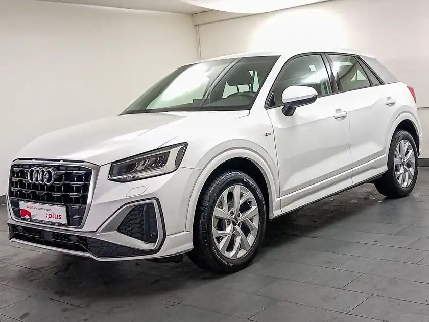 AUDI Q2 (1/17)