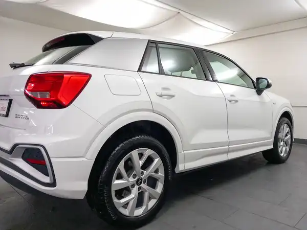 AUDI Q2 (13/17)