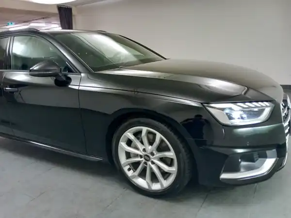 AUDI A4 AVANT (15/21)