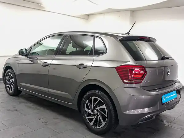 VW POLO (5/17)