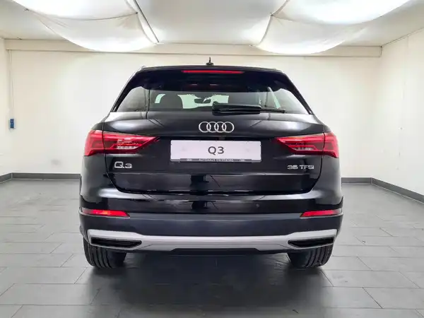 AUDI Q3 (6/18)