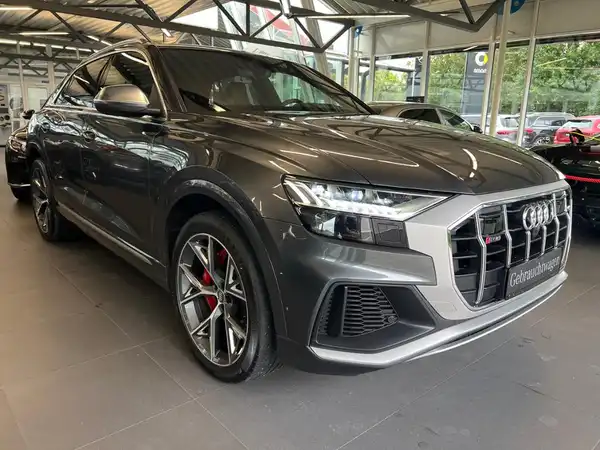 AUDI SQ8 (3/29)