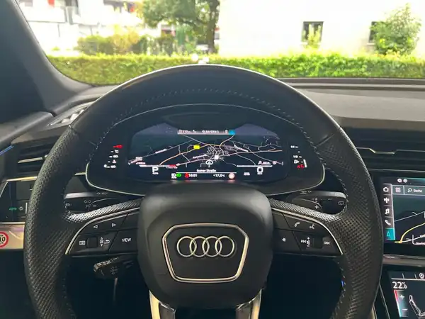 AUDI SQ8 (25/29)