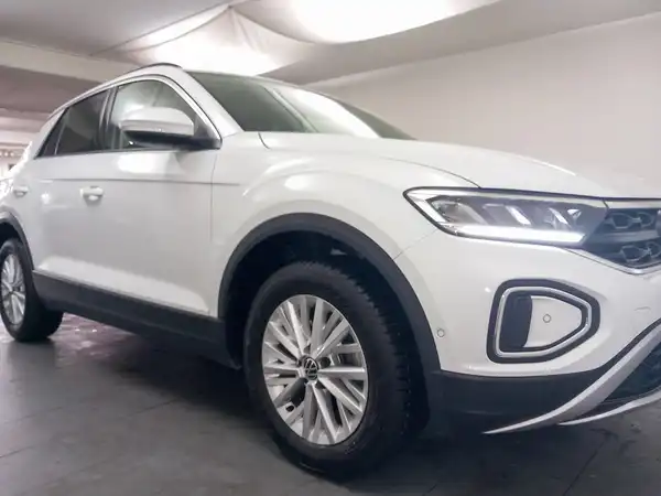 VW T-ROC (14/17)