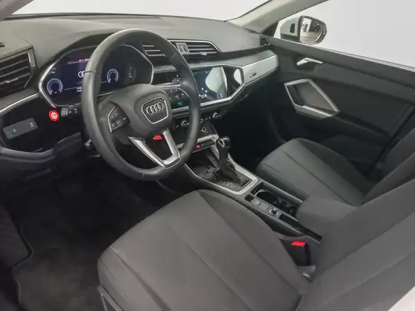 AUDI Q3 (8/20)