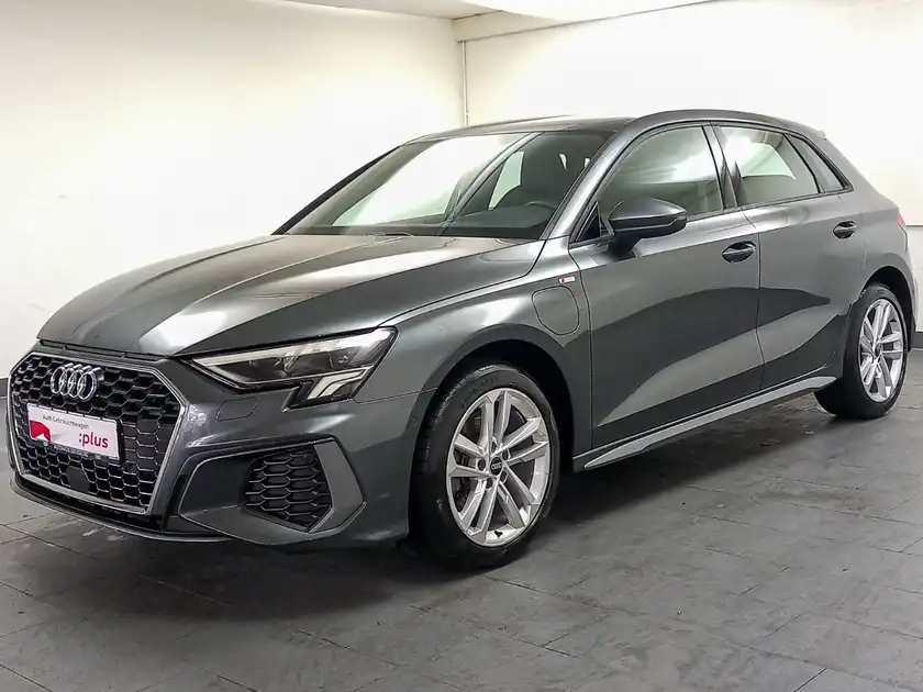 AUDI A3 SPORTBACK (1/17)