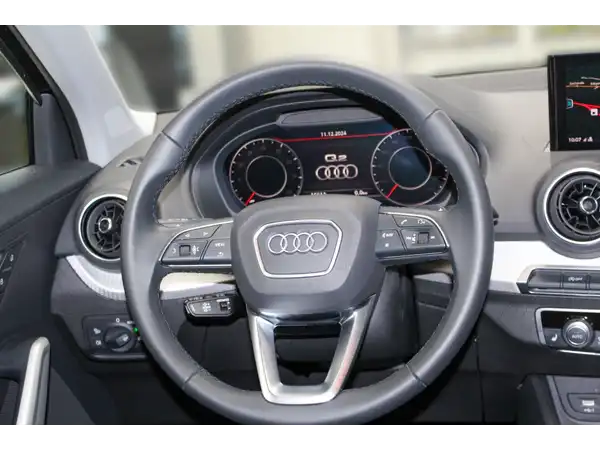 AUDI Q2 (10/17)