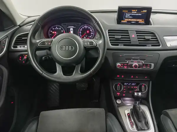 AUDI Q3 (12/20)