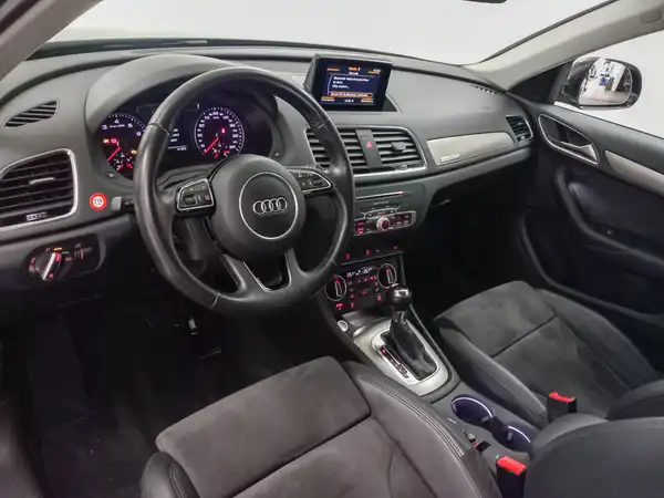 AUDI Q3 (9/20)