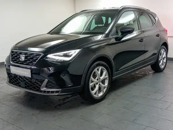 SEAT ARONA (1/17)