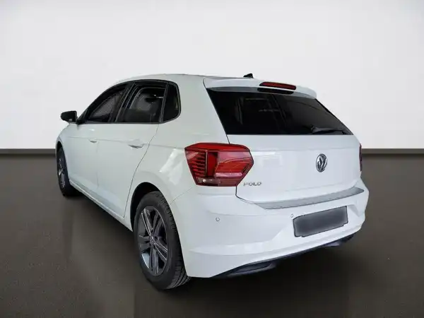 VW POLO (4/6)