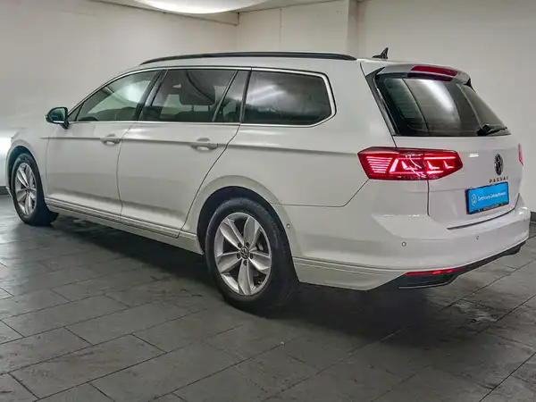 VW PASSAT VARIANT (5/18)