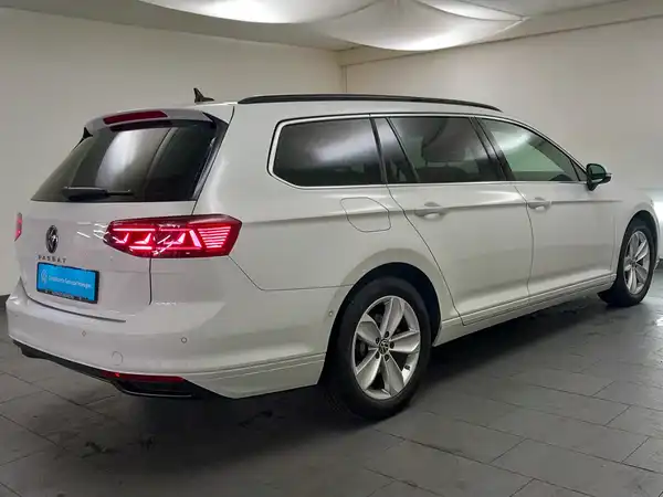 VW PASSAT VARIANT (7/18)