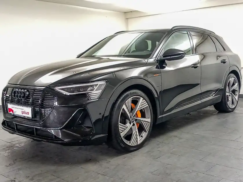 AUDI E-TRON (1/19)