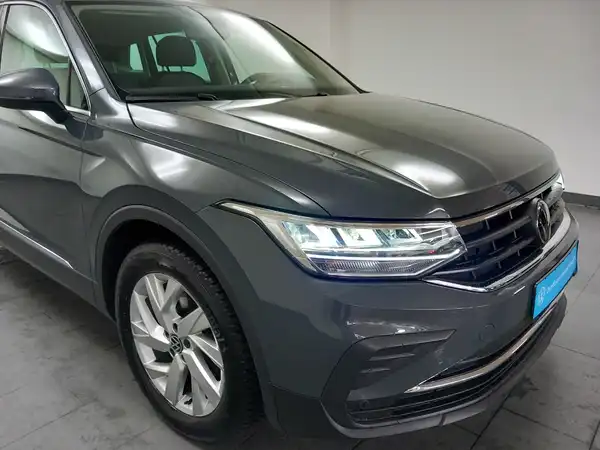 VW TIGUAN (14/19)