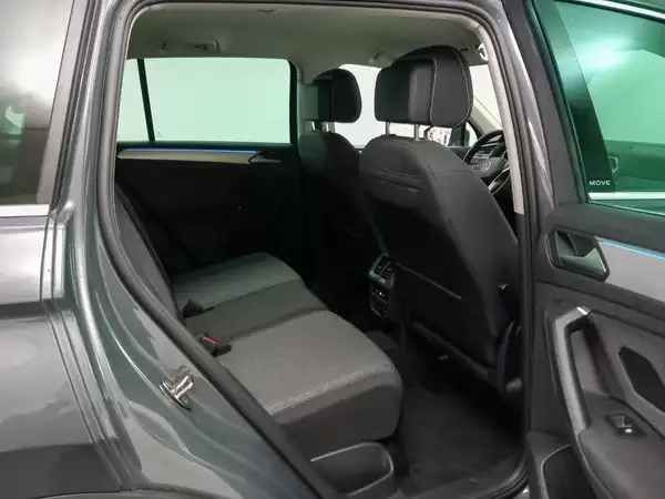 VW TIGUAN (17/19)