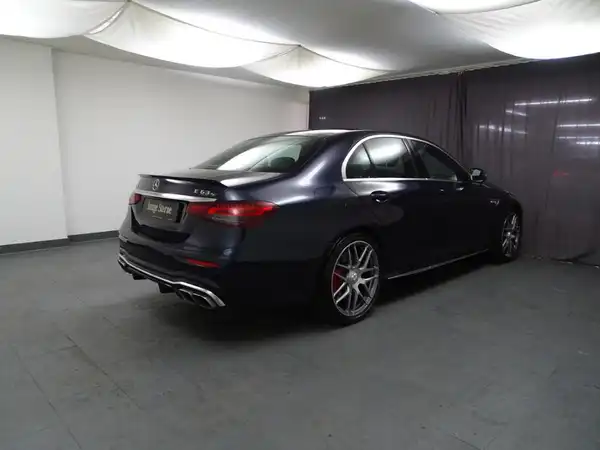 MERCEDES-BENZ E 63 (5/22)