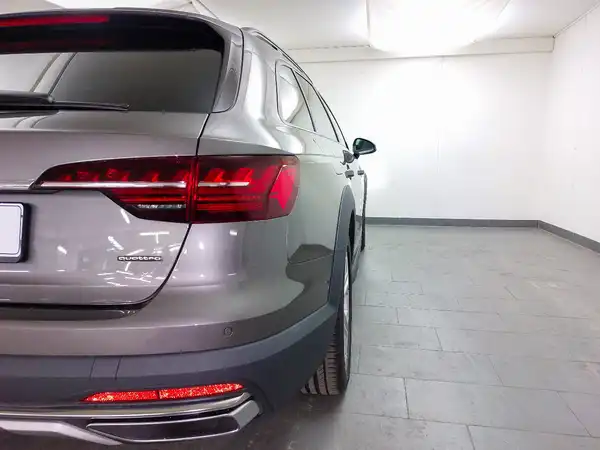 AUDI A4 ALLROAD (13/17)