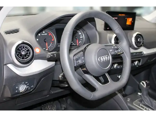 AUDI Q2 (12/17)