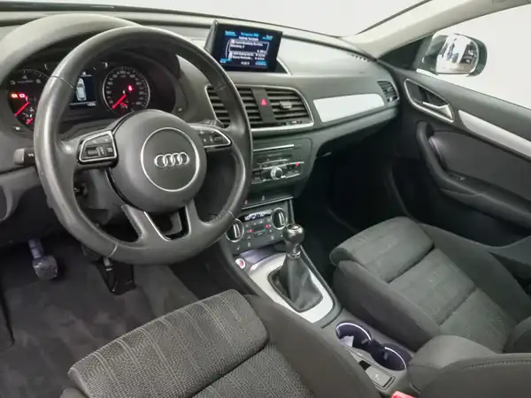 AUDI Q3 (9/21)