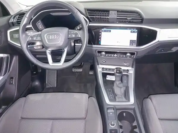 AUDI Q3 (11/17)