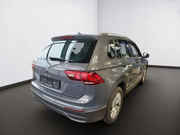 VW TIGUAN (3/7)