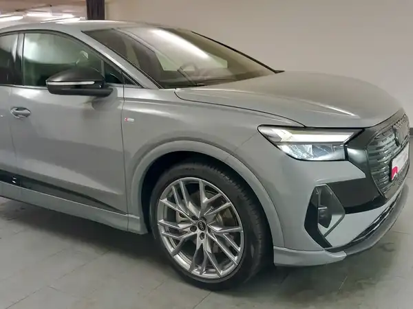 AUDI Q4 (17/21)