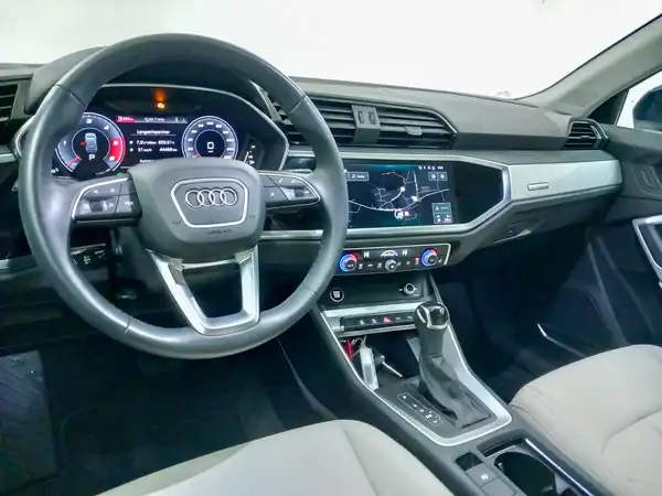 AUDI Q3 (14/24)