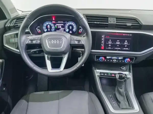 AUDI Q3 (12/19)