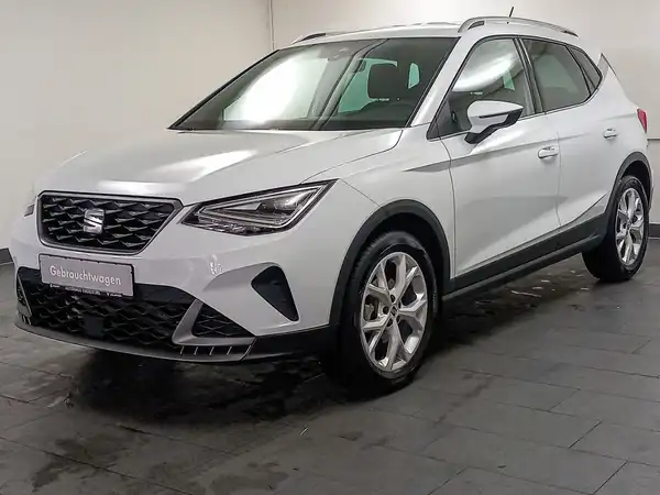 SEAT ARONA (1/16)