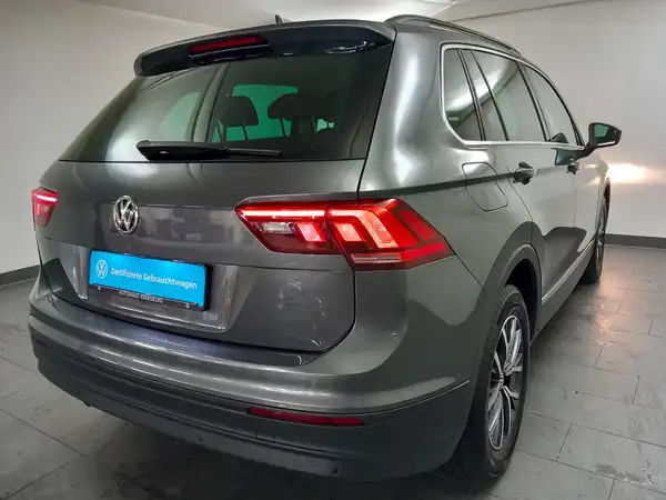 VW TIGUAN (16/22)