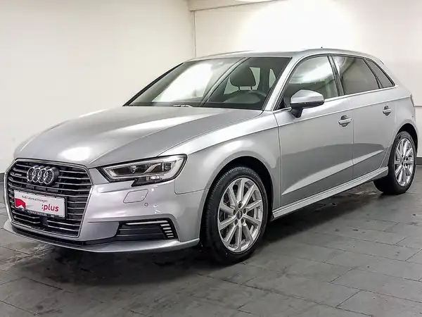 AUDI A3 SPORTBACK (1/17)