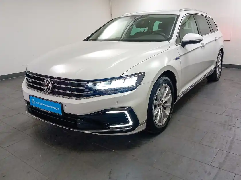 VW PASSAT VARIANT (1/9)