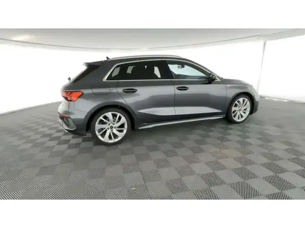 AUDI A3 SPORTBACK (1/5)