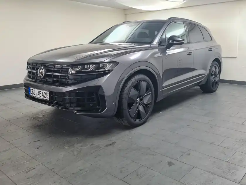 VW TOUAREG (1/18)