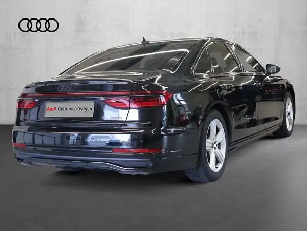 AUDI A8 (3/7)