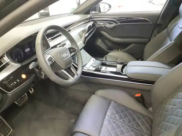 AUDI A8 (4/7)