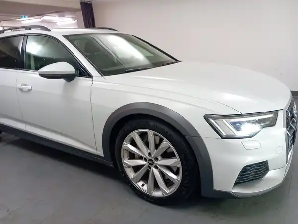 AUDI A6 ALLROAD (18/21)