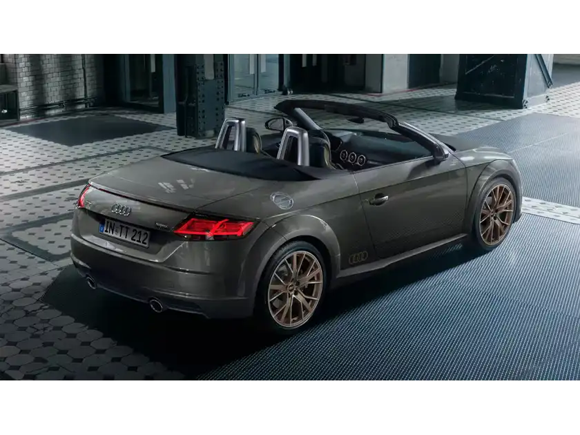 Audi TT Roadster 45 TFSI quattro 180(245) kW(PS) S tronic (1/4)