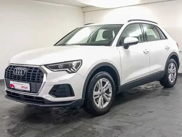 AUDI Q3 (1/17)