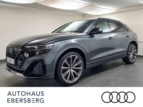 AUDI Q8 (2/17)