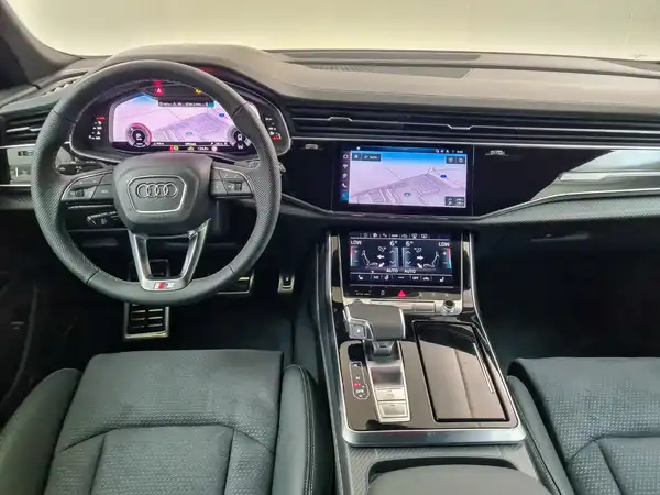 AUDI Q8 (10/17)