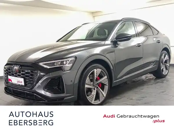 AUDI Q8 (2/18)