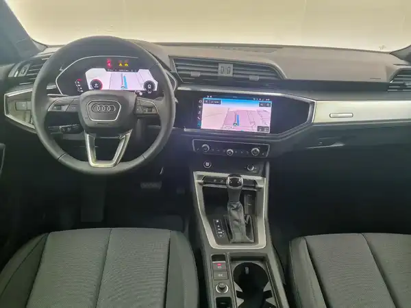 AUDI Q3 (10/17)