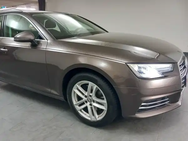 AUDI A4 AVANT (15/21)