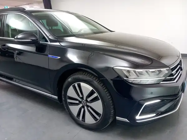 VW PASSAT VARIANT (18/23)