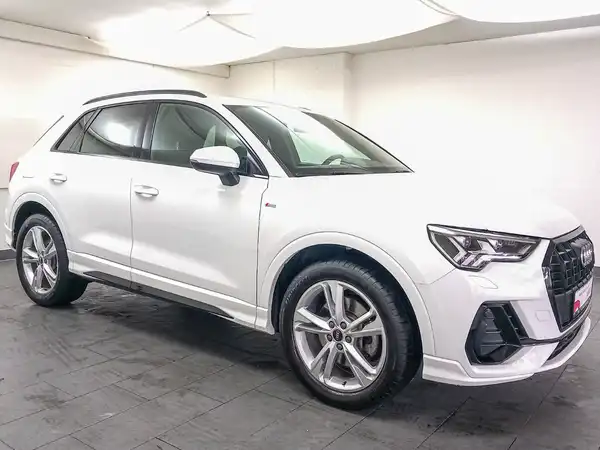 AUDI Q3 (4/17)