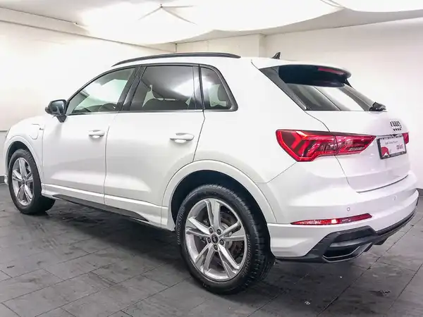 AUDI Q3 (5/17)