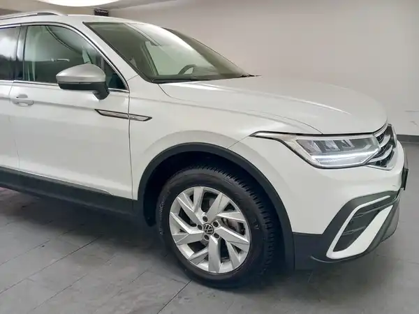 VW TIGUAN ALLSPACE (15/23)