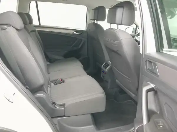 VW TIGUAN ALLSPACE (18/23)